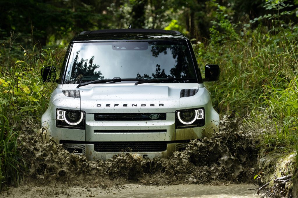 Land-Rover_Defender-90